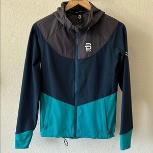 Daehlie Hooded Windbreaker size XS Full zip
